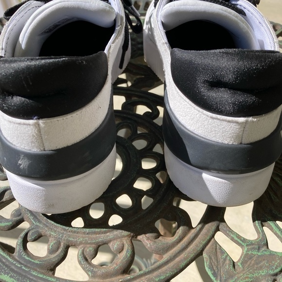 Adidas sneakers size 8 - Picture 8 of 9